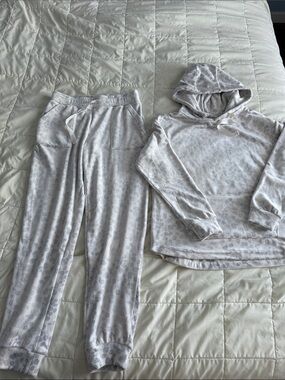 NEW Primark Light Gray Leopard Print Hoodie & Jogger Set